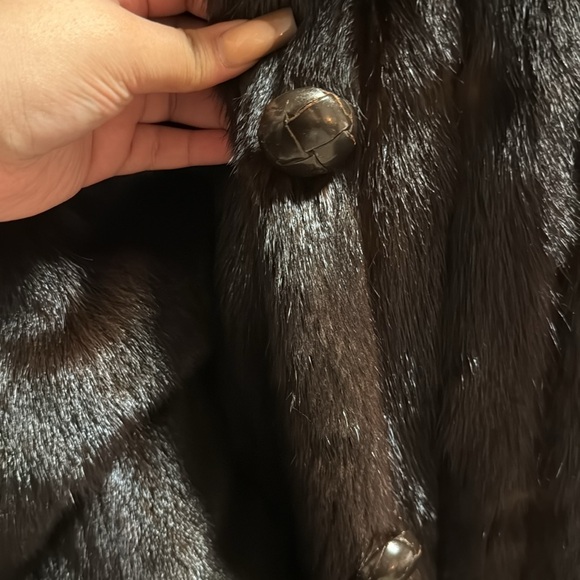 Mahogany 100% Authentic Mink Coat - Picture 5 of 11